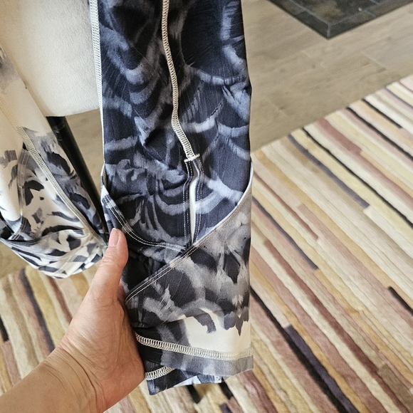 Lululemon Wunder Under Dance SE Pretty Skirted Crop Leggings 4 - Picture 13 of 15